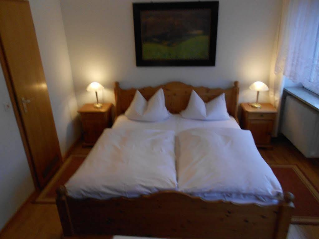 Hotel Adam ซาร์บรึคเคน ภายนอก รูปภาพ